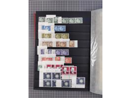 1948/65 (ca.), postfrische, wenig ungebrauchte und gestempelte reichhaltige Partie in vier Steckbüchern, dabei mehrere Postho