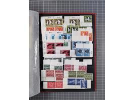 1948/65 (ca.), postfrische, wenig ungebrauchte und gestempelte reichhaltige Partie in vier Steckbüchern, dabei mehrere Postho