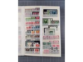 1920/59, postfrische, ungebrauchte und gestempelte interessante Partie in 2 Steckbüchern, dabei diverse Sätze Mi. 1-17, 30 (4