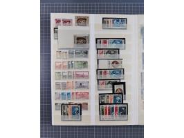 1920/59, postfrische, ungebrauchte und gestempelte interessante Partie in 2 Steckbüchern, dabei diverse Sätze Mi. 1-17, 30 (4