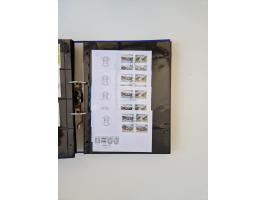 2000/15, postfrische und gestempelte, in den Hauptnummern je überkomplette Sammlung, dabei Marken je einzeln und in Viererblo