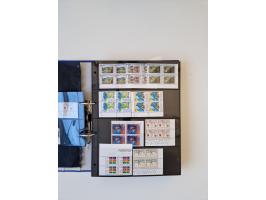 2000/15, postfrische und gestempelte, in den Hauptnummern je überkomplette Sammlung, dabei Marken je einzeln und in Viererblo