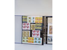 2000/15, postfrische und gestempelte, in den Hauptnummern je überkomplette Sammlung, dabei Marken je einzeln und in Viererblo