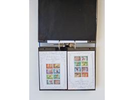 2000/15, postfrische und gestempelte, in den Hauptnummern je überkomplette Sammlung, dabei Marken je einzeln und in Viererblo