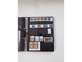 2000/15, postfrische und gestempelte, in den Hauptnummern je überkomplette Sammlung, dabei Marken je einzeln und in Viererblo