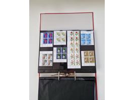 2000/15, postfrische und gestempelte, in den Hauptnummern je überkomplette Sammlung, dabei Marken je einzeln und in Viererblo