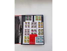 2000/15, postfrische und gestempelte, in den Hauptnummern je überkomplette Sammlung, dabei Marken je einzeln und in Viererblo