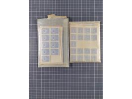 1930/50 ca., Deutsch Österreich und andere Ausgaben sowie Portomarken meist in postfrischen Einheiten in alten Pergamintüten