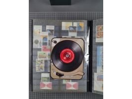 1978/2017, in den Hauptnummern je postfrische und gestempelte komplette Sammlung, Frankaturwert ca. 1600 CHF, in drei Alben