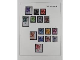 1948, Bezirkshandstempel, 2-bändige Sammlung mit hunderten von Einzelwerten und vielen Einheiten, postfrisch und wenig ungebr