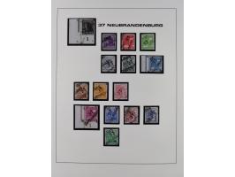 1948, Bezirkshandstempel, 2-bändige Sammlung mit hunderten von Einzelwerten und vielen Einheiten, postfrisch und wenig ungebr