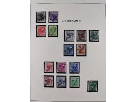 1948, Bezirkshandstempel, 2-bändige Sammlung mit hunderten von Einzelwerten und vielen Einheiten, postfrisch und wenig ungebr