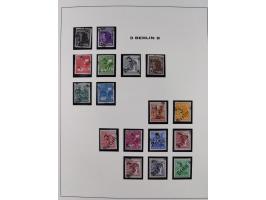 1948, Bezirkshandstempel, 2-bändige Sammlung mit hunderten von Einzelwerten und vielen Einheiten, postfrisch und wenig ungebr