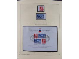 1856/1995, sehr umfangreiche Sammlung in 24 Bänden, dabei kleiner Teil Vor- und Mitläufer mit Belegen, Mi. 1-3 überkomplett u