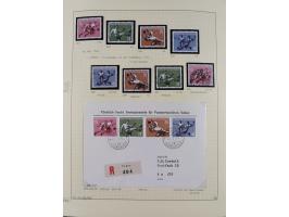 1856/1995, sehr umfangreiche Sammlung in 24 Bänden, dabei kleiner Teil Vor- und Mitläufer mit Belegen, Mi. 1-3 überkomplett u