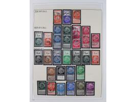 1872/1945, reichhaltige gestempelte Sammlung in 3 Bänden, dabei Brustschilde mit u.a. 21b und 27b + c, danach Mi. 66 (3), 78 