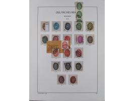 1872/1945, reichhaltige gestempelte Sammlung in 3 Bänden, dabei Brustschilde mit u.a. 21b und 27b + c, danach Mi. 66 (3), 78 