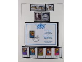 1945/98, mint never hinged, in the main catalogue numbers apparently complete collection, good condition, in two hingeless al