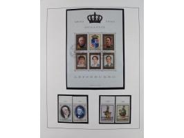 1945/98, mint never hinged, in the main catalogue numbers apparently complete collection, good condition, in two hingeless al