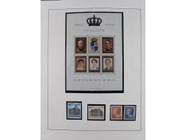 1945/98, mint never hinged, in the main catalogue numbers apparently complete collection, good condition, in two hingeless al