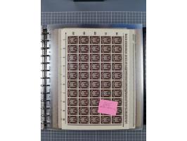 1900/23, reichhaltige und umfangreiche Bogensammlung in 9 Alben, vielfach spezialisiert nach Plattennummern, Farben und Typen