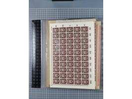 1900/23, reichhaltige und umfangreiche Bogensammlung in 9 Alben, vielfach spezialisiert nach Plattennummern, Farben und Typen