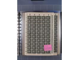 1900/23, reichhaltige und umfangreiche Bogensammlung in 9 Alben, vielfach spezialisiert nach Plattennummern, Farben und Typen