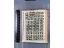 1900/23, reichhaltige und umfangreiche Bogensammlung in 9 Alben, vielfach spezialisiert nach Plattennummern, Farben und Typen