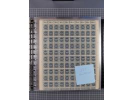 1900/23, reichhaltige und umfangreiche Bogensammlung in 9 Alben, vielfach spezialisiert nach Plattennummern, Farben und Typen