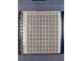 1900/23, reichhaltige und umfangreiche Bogensammlung in 9 Alben, vielfach spezialisiert nach Plattennummern, Farben und Typen