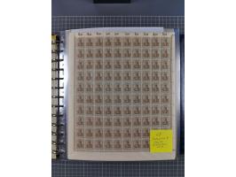 1900/23, reichhaltige und umfangreiche Bogensammlung in 9 Alben, vielfach spezialisiert nach Plattennummern, Farben und Typen