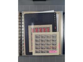 1900/23, reichhaltige und umfangreiche Bogensammlung in 9 Alben, vielfach spezialisiert nach Plattennummern, Farben und Typen