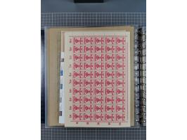 1900/23, reichhaltige und umfangreiche Bogensammlung in 9 Alben, vielfach spezialisiert nach Plattennummern, Farben und Typen