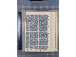 1900/23, reichhaltige und umfangreiche Bogensammlung in 9 Alben, vielfach spezialisiert nach Plattennummern, Farben und Typen