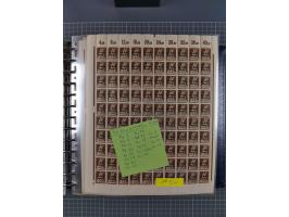 1900/23, reichhaltige und umfangreiche Bogensammlung in 9 Alben, vielfach spezialisiert nach Plattennummern, Farben und Typen