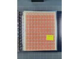 1900/23, reichhaltige und umfangreiche Bogensammlung in 9 Alben, vielfach spezialisiert nach Plattennummern, Farben und Typen