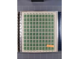 1900/23, reichhaltige und umfangreiche Bogensammlung in 9 Alben, vielfach spezialisiert nach Plattennummern, Farben und Typen