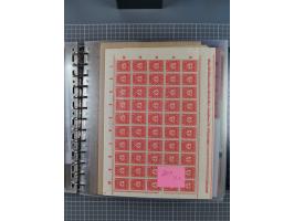 1900/23, reichhaltige und umfangreiche Bogensammlung in 9 Alben, vielfach spezialisiert nach Plattennummern, Farben und Typen