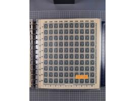 1900/23, reichhaltige und umfangreiche Bogensammlung in 9 Alben, vielfach spezialisiert nach Plattennummern, Farben und Typen