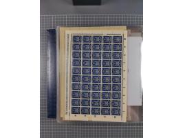 1900/23, reichhaltige und umfangreiche Bogensammlung in 9 Alben, vielfach spezialisiert nach Plattennummern, Farben und Typen