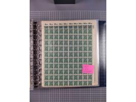 1900/23, reichhaltige und umfangreiche Bogensammlung in 9 Alben, vielfach spezialisiert nach Plattennummern, Farben und Typen