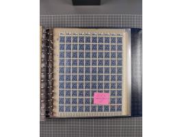 1900/23, reichhaltige und umfangreiche Bogensammlung in 9 Alben, vielfach spezialisiert nach Plattennummern, Farben und Typen