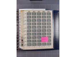 1900/23, reichhaltige und umfangreiche Bogensammlung in 9 Alben, vielfach spezialisiert nach Plattennummern, Farben und Typen