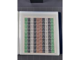 1912/45, kleine Partie Bogen, dabei Mi. I, 110b mit Plattenfehler I, 909-910, Einheitsgeberbogen, etc.