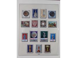 1949/79, postfrische und zusätzlich gestempelte Sammlung, in den Hauptnummern komplett, einschließlich Vor- und Mitläufern, d