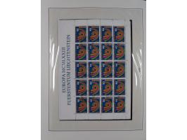 1949/79, postfrische und zusätzlich gestempelte Sammlung, in den Hauptnummern komplett, einschließlich Vor- und Mitläufern, d