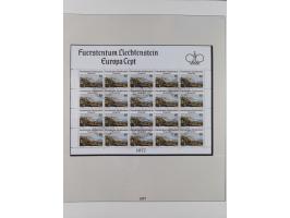 1949/79, postfrische und zusätzlich gestempelte Sammlung, in den Hauptnummern komplett, einschließlich Vor- und Mitläufern, d