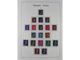 1945/78, postfrische und meist zusätzlich gestempelte Sammlung, in den Hauptnummern komplett, dabei Renner-Kleinbogen und Vög