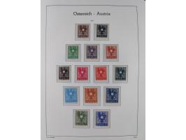 1945/78, postfrische und meist zusätzlich gestempelte Sammlung, in den Hauptnummern komplett, dabei Renner-Kleinbogen und Vög