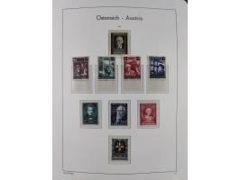 1945/78, postfrische und meist zusätzlich gestempelte Sammlung, in den Hauptnummern komplett, dabei Renner-Kleinbogen und Vög